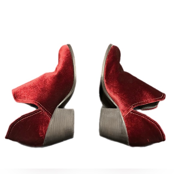Steve Madden Red Velvet Boots - Picture 3 of 7